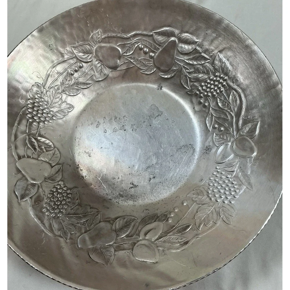 Everlast Forged Aluminum Bowl Fruit Grapes Dish Vintage 11